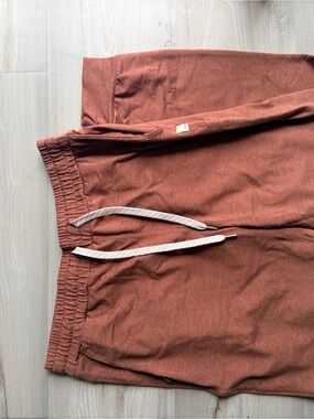 Vuori Kids Sweatpants in Rust Brown with Cream Drawstrings